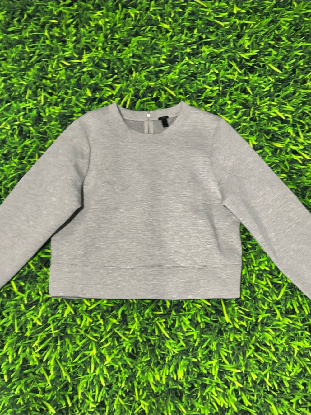 Women’s' Gray Long-Sleeve Crop Top